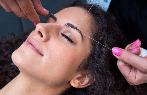 Eyebrow Threading with Eyelash Tint