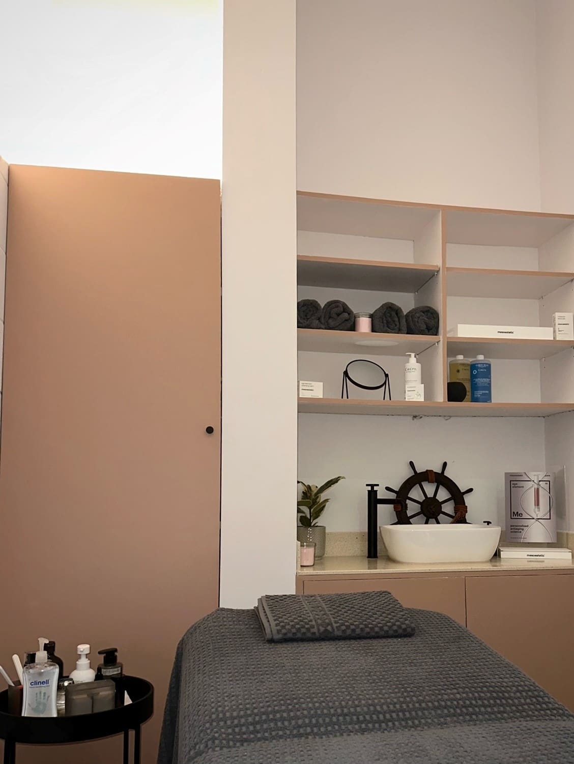 Photo of iLuvo Beauty Wandsworth Treatment Room