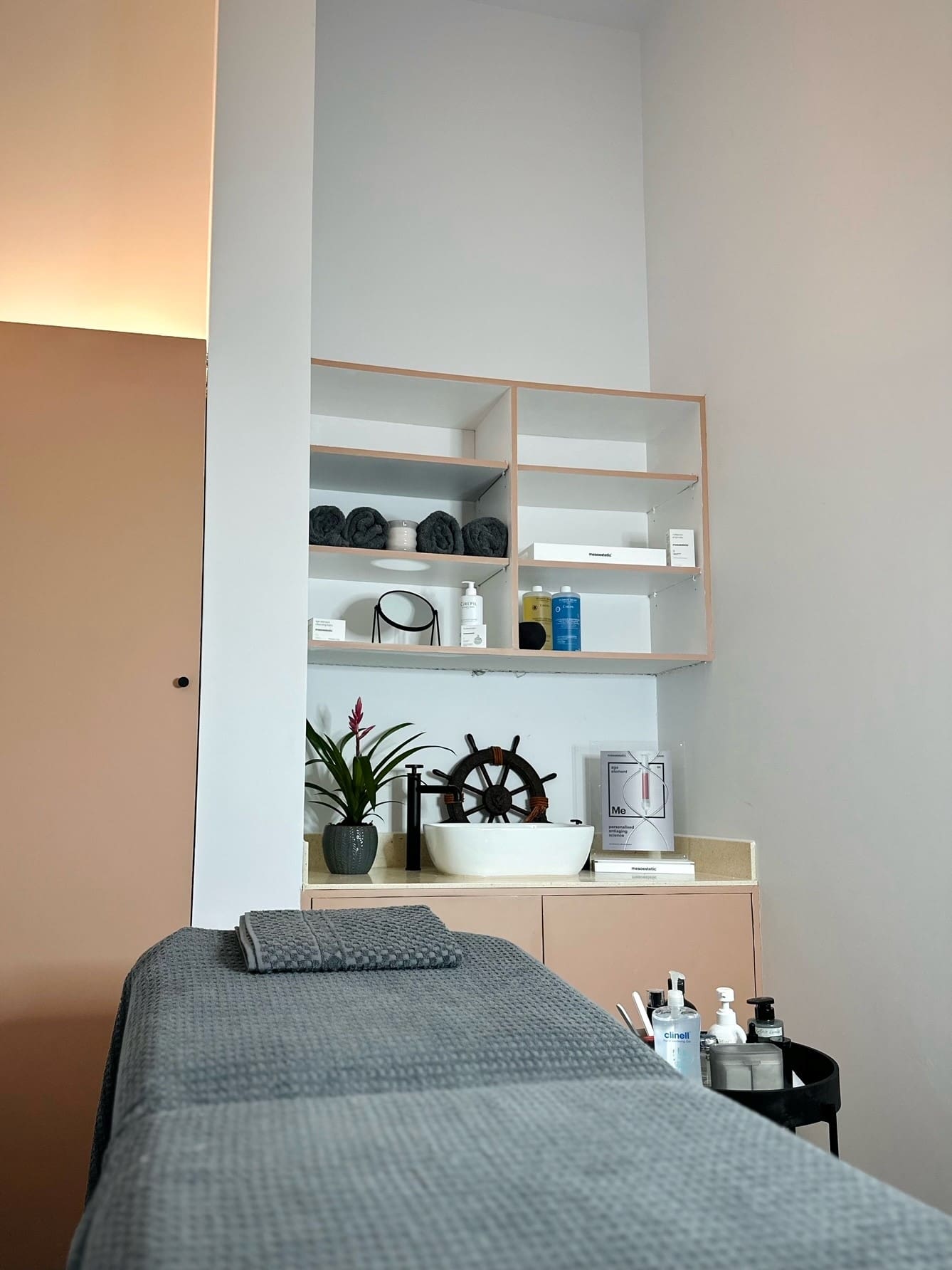 Photo of iLuvo Beauty Wandsworth Treatment Room