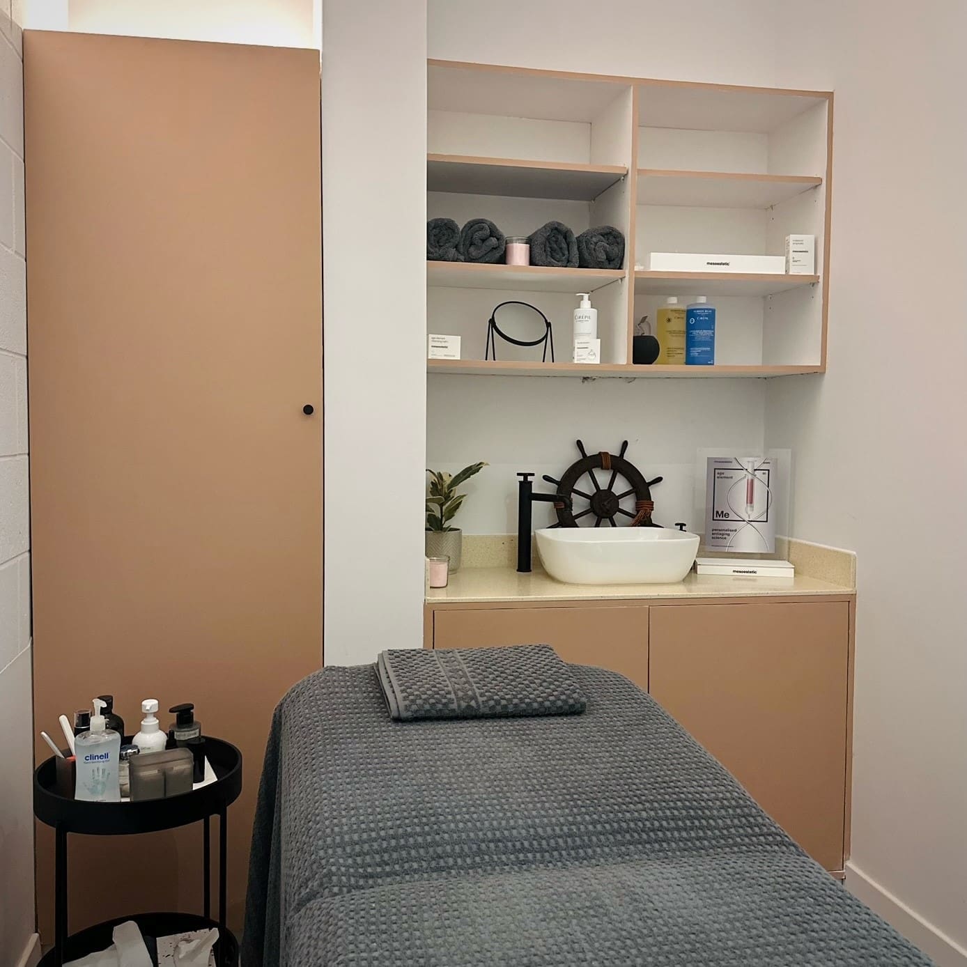 Photo of iLuvo Beauty Wandsworth Treatment Room